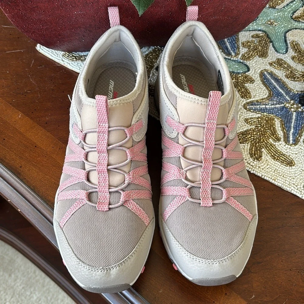 Brand New Skechers Memory Foam Slip On Sneakers Neutral Taupe w/ Coral Hiking